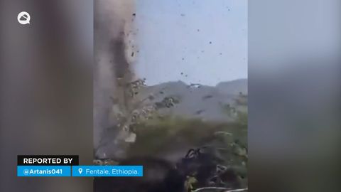 Aparecen varios chorros de gas, rocas y lodo cerca del volcán Fentale, Etiopía