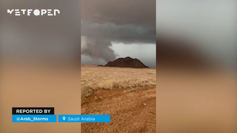 Las tormentas dejan grandes granizadas y graves inundaciones en varias regiones Arabia Saudí