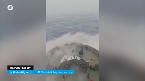 Impresionante tormenta desde un rompehielos en el mar de Weddell, Antártida