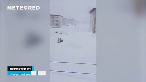 Una impresionante tormenta de nieve azota la isla de Sakhalin, Rusia