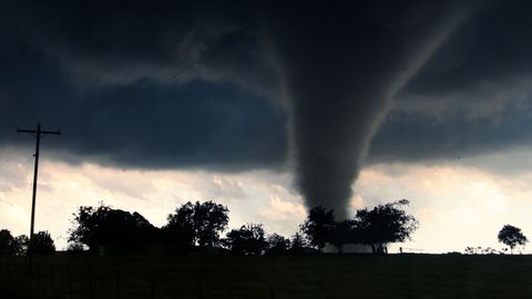 ¿Qué es un tornado y cómo se forma?