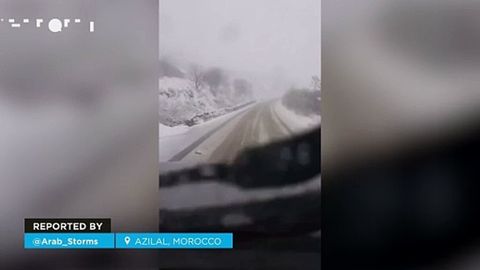 ¡La nieve llega en pleno mes de mayo a Marruecos! Las nevadas han caído en las últimas horas en los alrededores de Azilal.