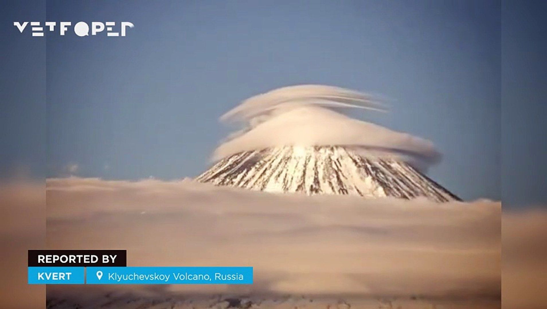 ¡Una impresionante nube lenticular fue capturada sobre el volcán Klyuchevskoy, Rusia!. Noticias en tiempo real