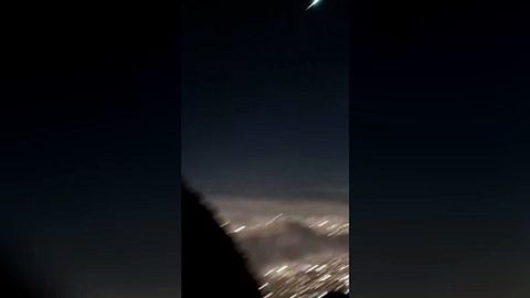 ¡Un bólido iluminó el cielo de Monterrey, México! Estas impresionantes imágenes fueron capturadas desde el Cerro de la Silla.
