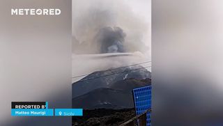 ¡Impresionantes ondas de choque en el volcán Etna, Italia! El fenómeno se produjo en el cráter sureste, que presenta una alta actividad en las últimas semanas