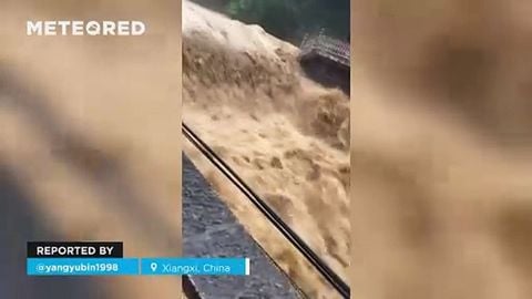¡Fuertes lluvias y desbordamientos en Xiangxi, China! Es la mayor inundación en 60 años