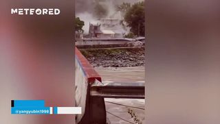 ¡Una gran avalancha de agua y lodo destruye una aldea en Danba, China! Los habitantes locales fueron evacuados a tiempo