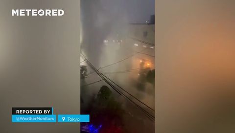 ¡Las lluvias torrenciales provocan inundaciones catastróficas en Tokio, Japón! Se emitieron advertencias que alertan a la población sobre el riesgo de desastre