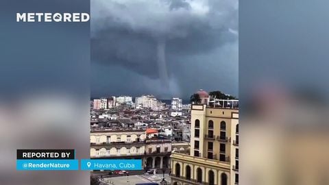 ¡Una gran manga marina aparece frente a las costas de La Habana, Cuba! El fenómeno sorprendió a los vecinos
