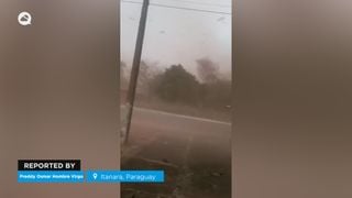 ¡Una gran tormenta deja vientos extremos en Itanará, Paraguay! Las ráfagas superaron los 100 km/h y provocaron grandes daños materiales