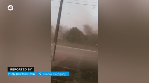 ¡Una gran tormenta deja vientos extremos en Itanará, Paraguay! Las ráfagas superaron los 100 km/h y provocaron grandes daños materiales