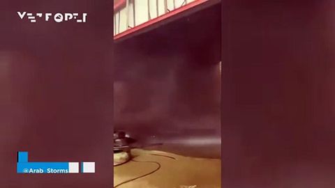 ¡Una tormenta provoca vientos extremos en el sur de Arabia Saudita! También se han registrado graves inundaciones en la zona
