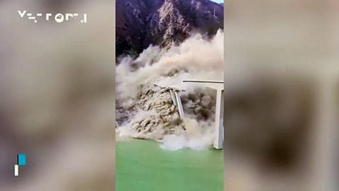 El puente Hongqi en Shuangjiangkou (China) colapsa repentinamente