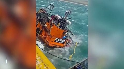 Uma tempestade extrema afundou vários barcos em Caleta Paula (Santa Cruz), Argentina