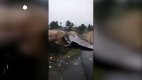 Las peores inundaciones de las últimas décadas causan estragos en Sumatra, Indonesia