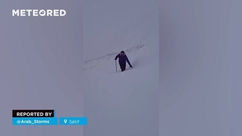 Una gran nevada deja paisajes siberianos en Argelia, en el norte de África