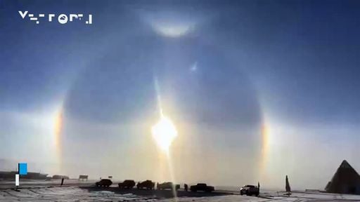 Un parelio e un falso sole appaiono nei cieli sopra Hailar, Cina