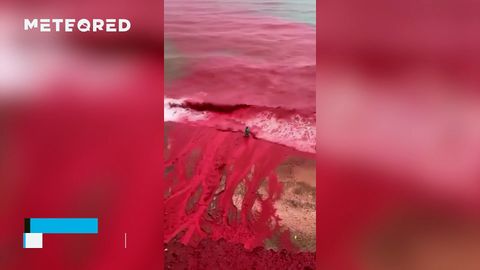 Impactante fenómeno natural en la Playa Roja de la isla de Ormuz (Irán), a causa de las lluvias