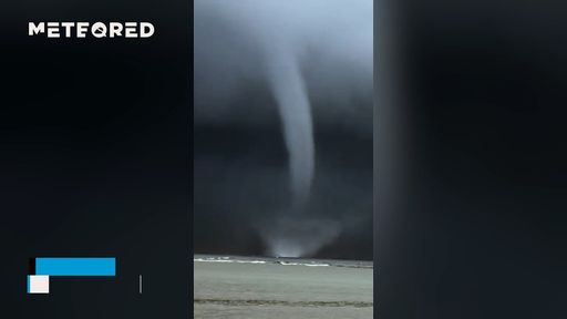 Un gran manga marina se forma frente a Sigatoka, Fiji