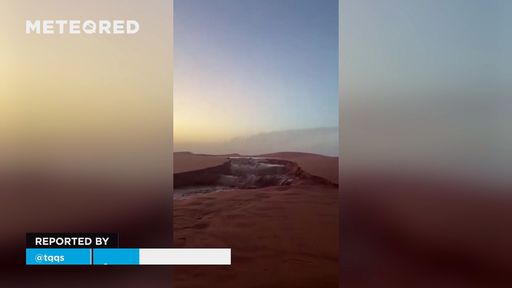 Aparecen ríos, lagos y cascadas tras las fuertes lluvias en el desierto de Al-Dahna, Arabia Saudí