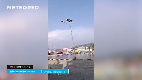 Um terremoto de magnitude 7,4 atingiu a Indonésia