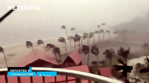 Супертайфун Синлаку обрушился на остров Сайпан в Северных Марианских островах