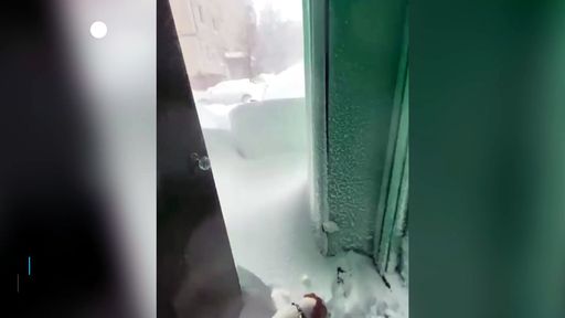 Une tempête de neige massive ensevelit la ville russe de Noyabrsk au milieu du mois de mai
