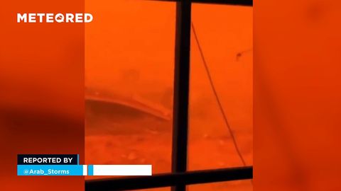 Ein Sandsturm fegt durch Al-Anbar, Irak