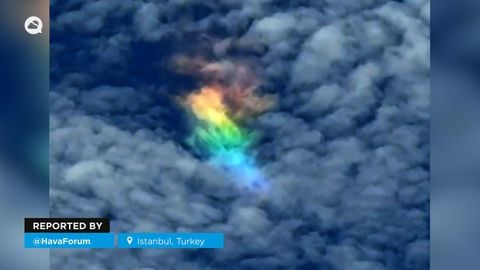 Über Istanbul, Türkei, erscheint ein seltsames Schimmern am Himmel.
