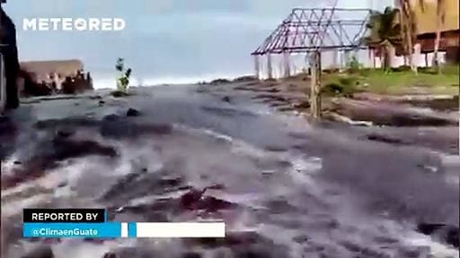 La tormenta tropical Cristina provoca una súbita marejada ciclónica en la costa del Pacífico de Guatemala