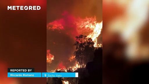 Devastanti incendi imperversano in Sicilia, Italia