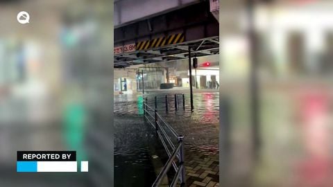 Ernstige overstromingen in Chiba, Japan: stortbuien treffen de stad