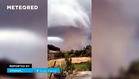 Um enorme tornado cria cenas espetaculares em Aude, França