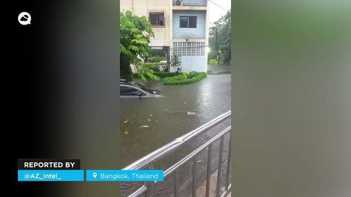 Forti piogge hanno causato gravi inondazioni a Bangkok, in Thailandia