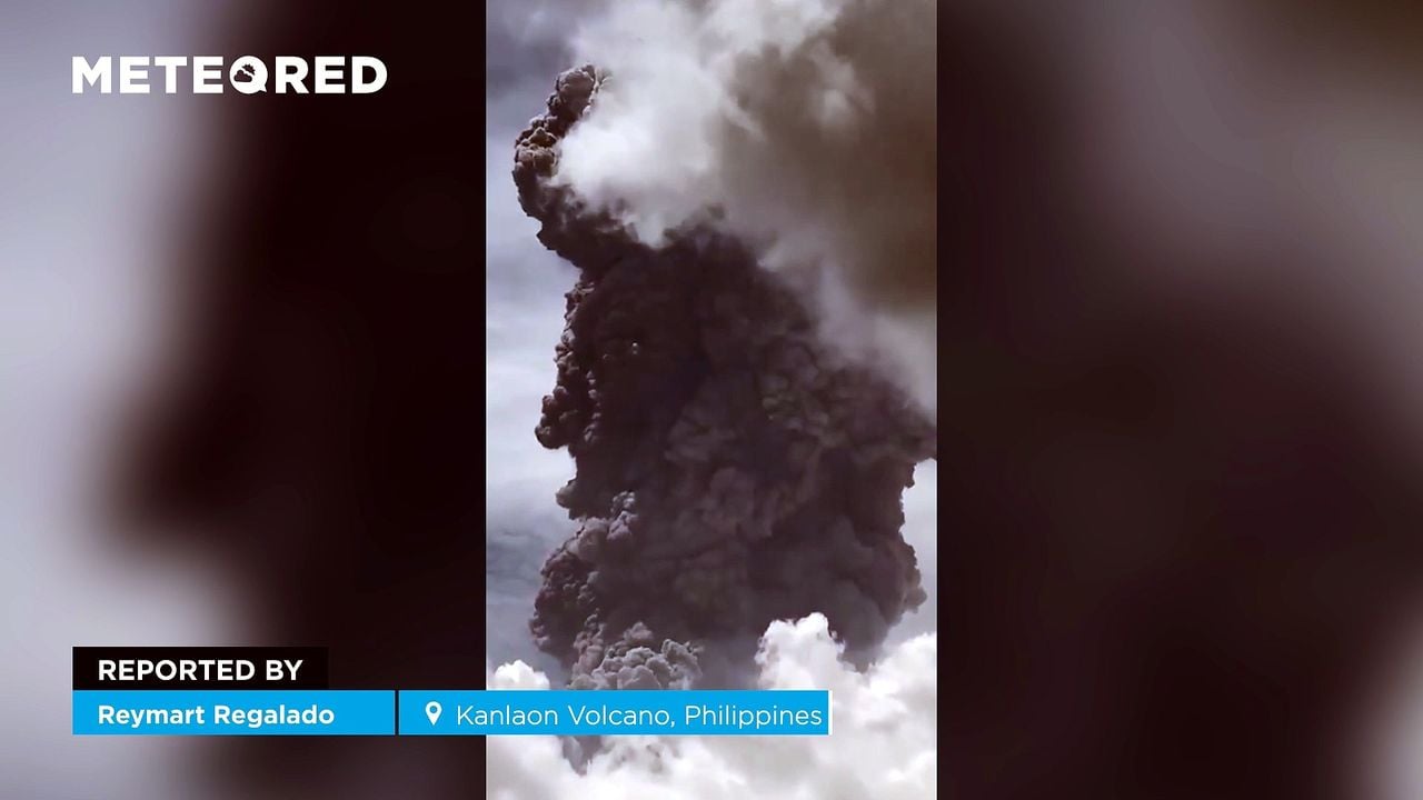 Erupción explosiva del volcán Kanlaon en la isla de Negros, Filipinas. Se ha producido caída de ceniza en las zonas circundantes