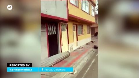 Ein kleiner Tornado richtet in Funza, Kolumbien, erhebliche Schäden an
