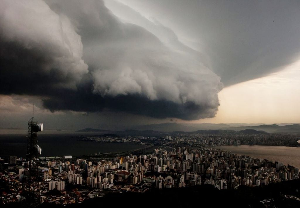 Chuvas se espalham e deixam em alerta 7 estados do Centro-Sul nas próximas horas; veja a previsão