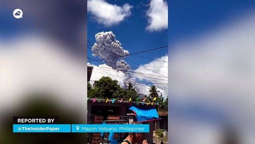Impresionante erupción del volcán Mayon, en Filipinas. La columna de humo y ceniza es visible desde decenas de kilómetros de distancia