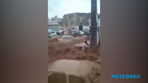 Inundações trágicas no Irão