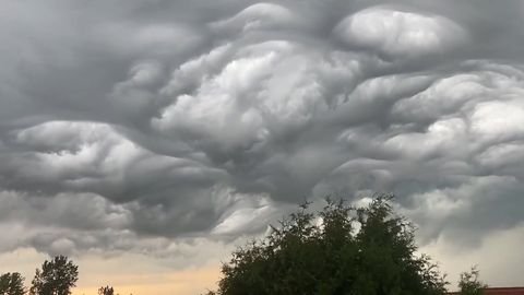 Increíbles nubes asperitas en Orangeville, Canadá