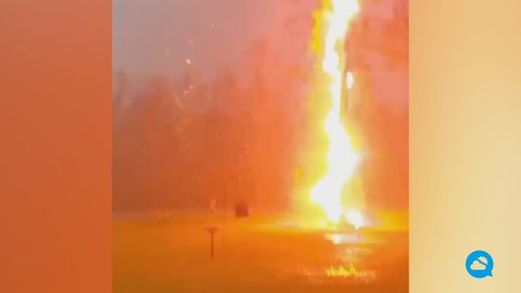 Sehr naher Blitzeinschlag in Louisiana, USA