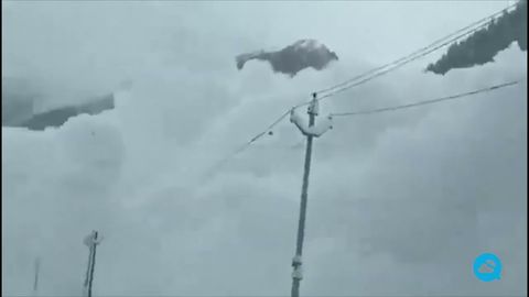 Impactante avalancha de nieve en Ganderbal, India