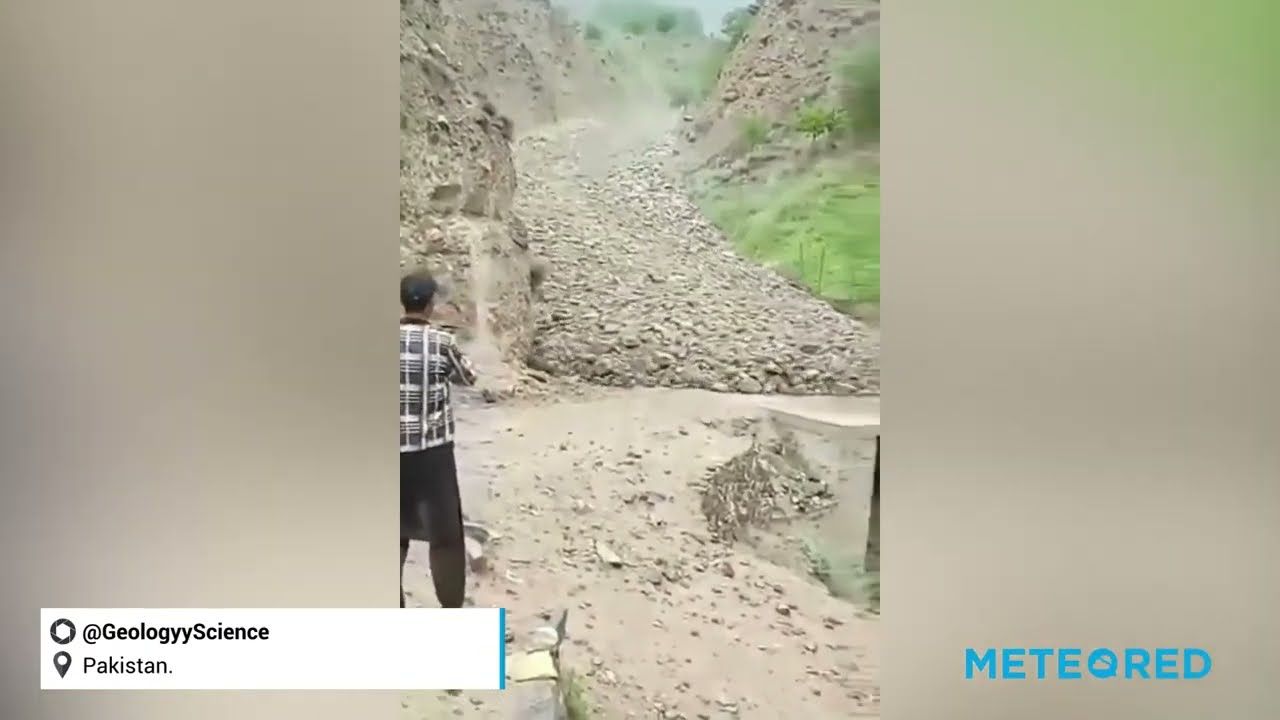 Impressionante fluxo de detritos no Paquistão