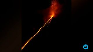 Activité strombolienne du volcan Klyuchevskaya, Russie