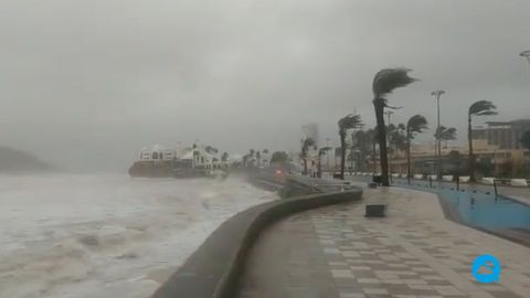 El huracán Pamela toca tierra al noroeste de Mazatlán, México